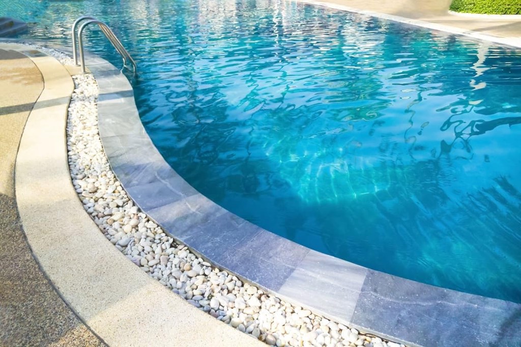 ¿Cómo mantener una piscina de obra?